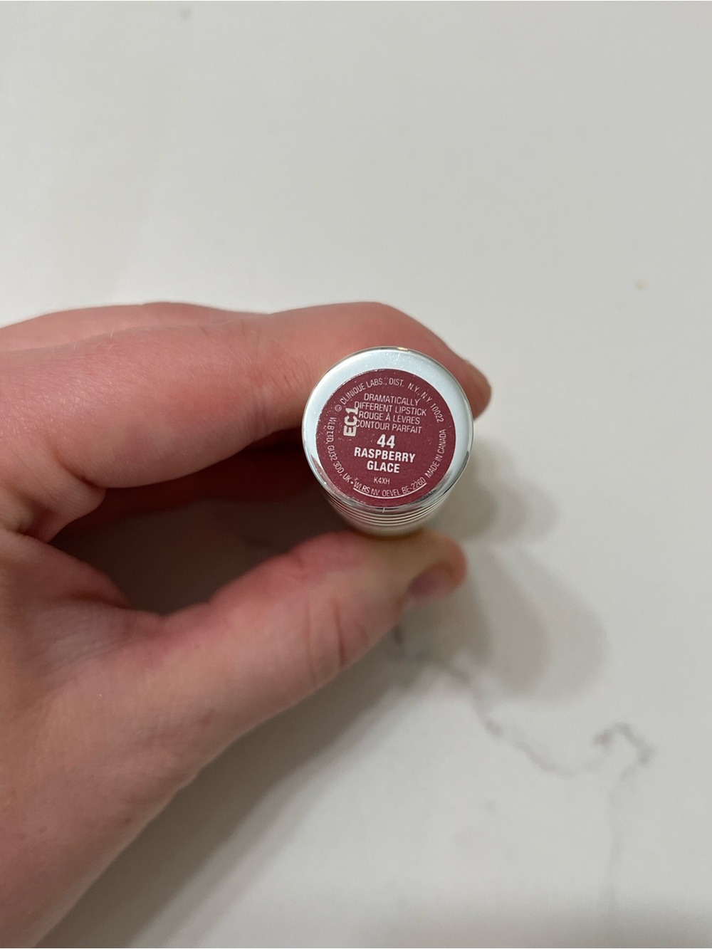 Clinique Dramatically Different Raspberry Glace Lipstick - Deep Berry Pink